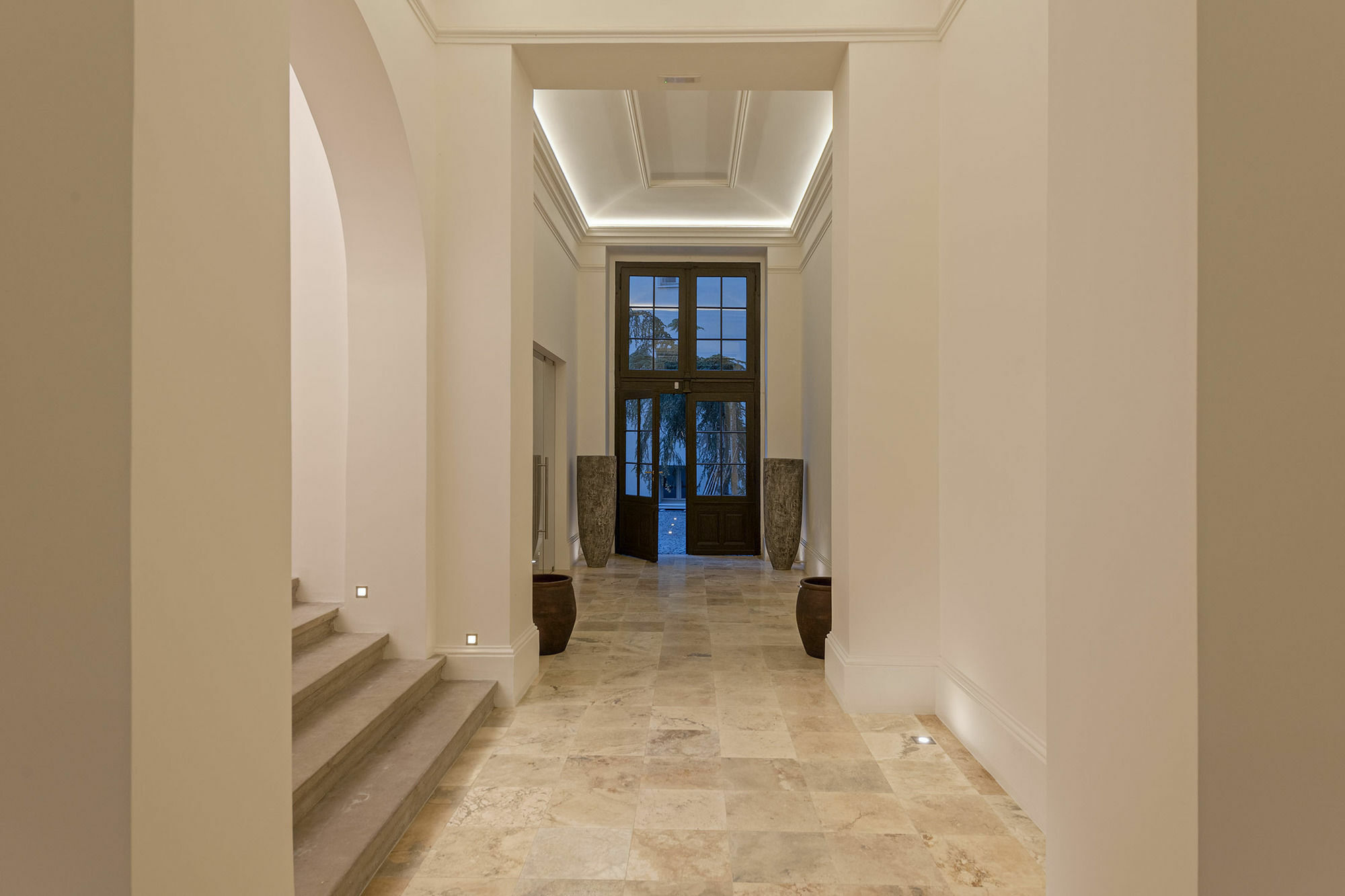 Limehome Halkova 4* Prag