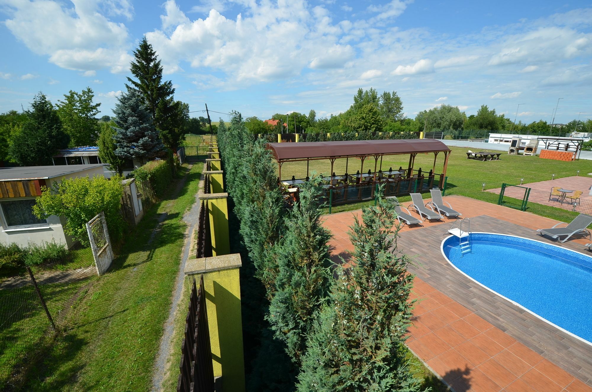 Aura Design&garden Pool Hotel