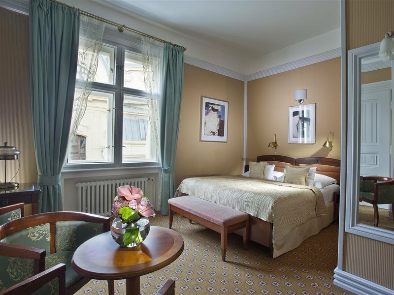Paris Hotel