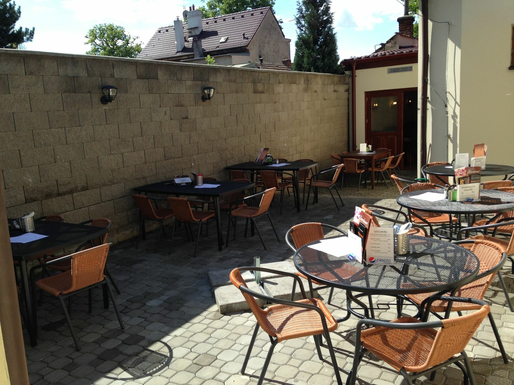 Nova Hospoda - & Restaurant Hotell