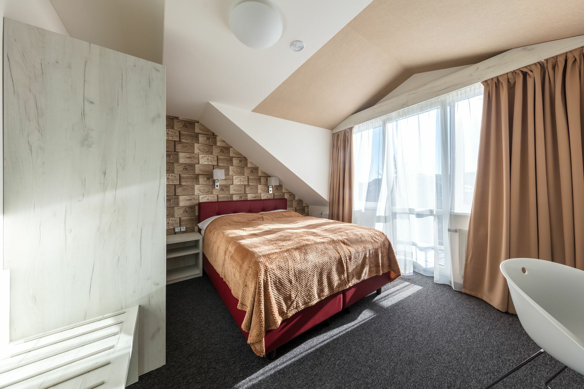 Hotel Grand Petit