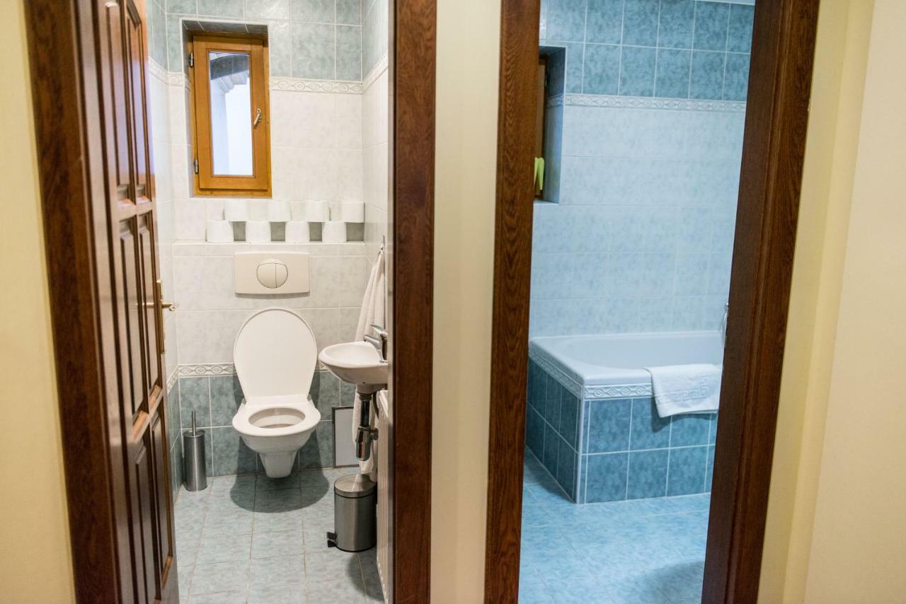 Spacious And Quiet Attic Flat In Centre Lejlighed *
