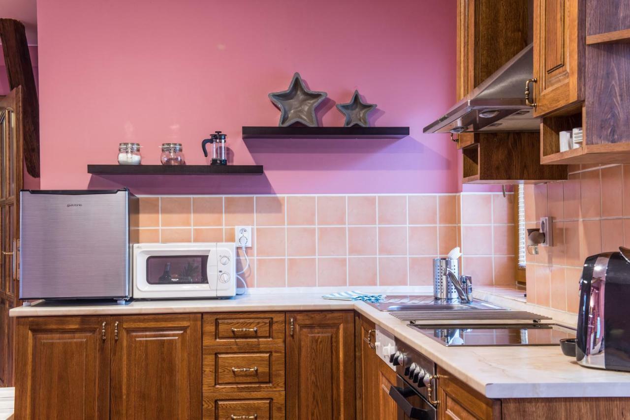 Spacious And Quiet Attic Flat In Centre Prag