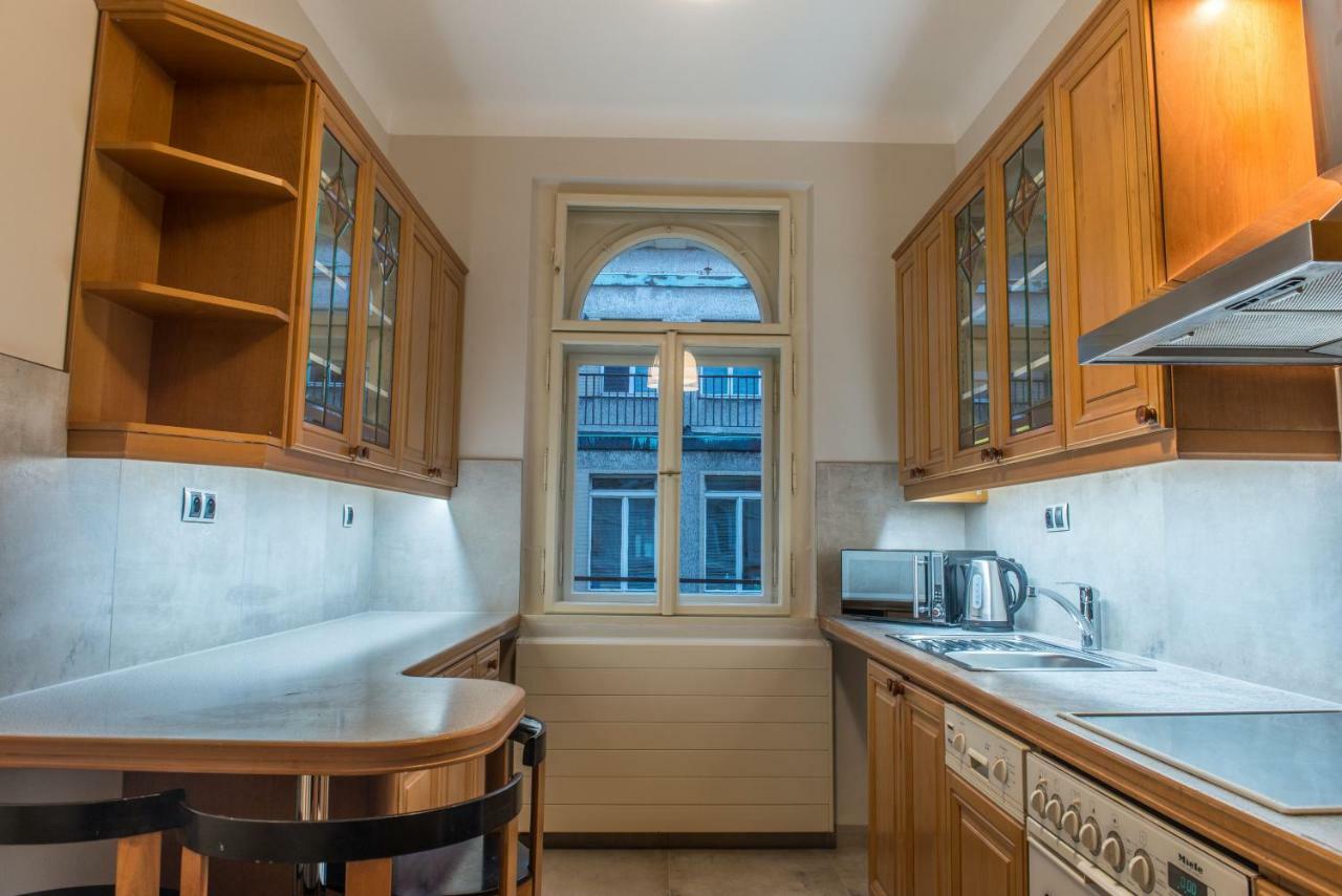 Exclusive 3 Bedroom Top-notch Flat, Great Location