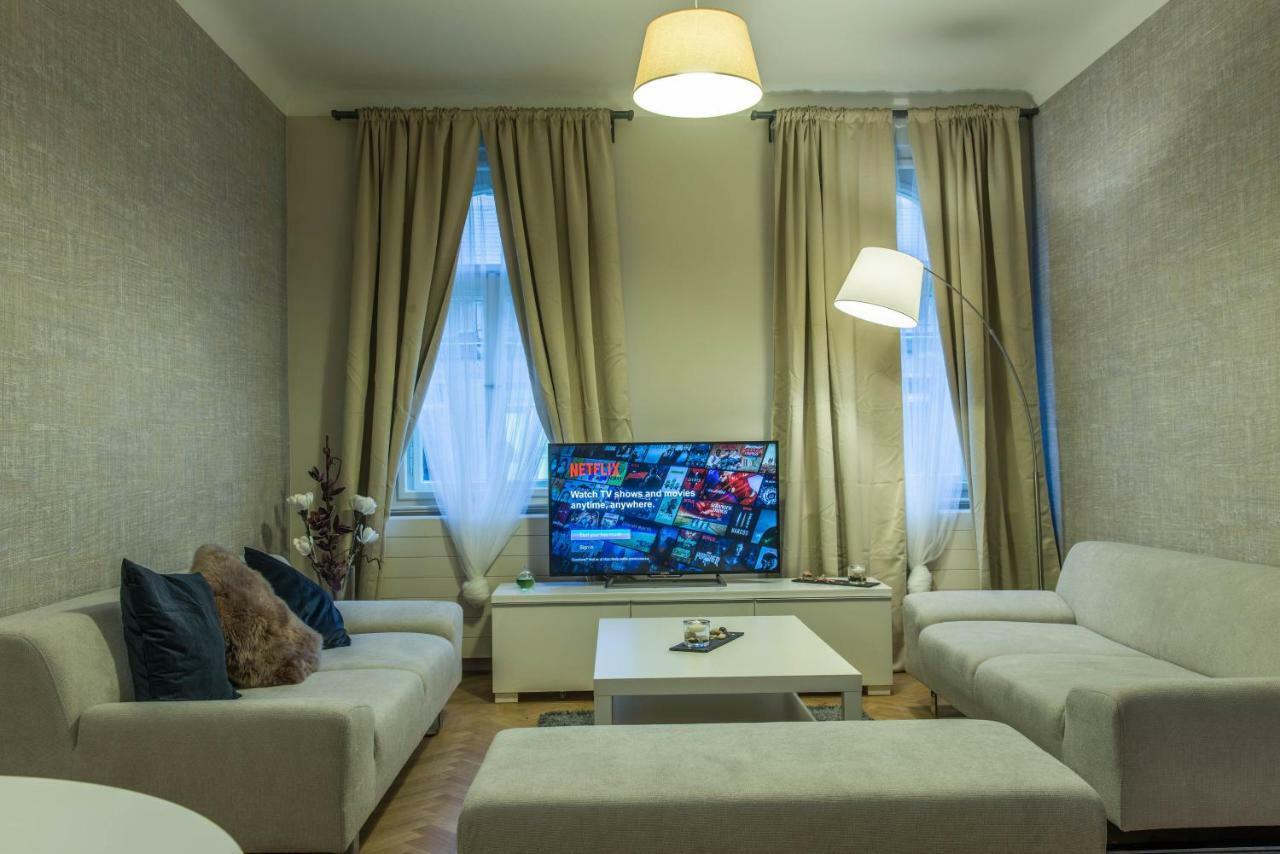 Lejlighed Exclusive 3 Bedroom Top-notch Flat, Great Location Prag