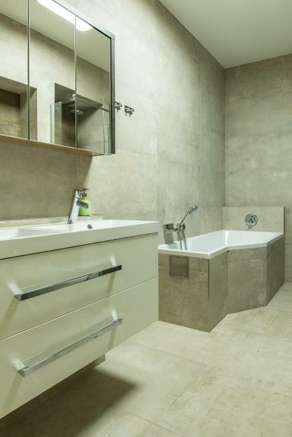 Lejlighed Exclusive 3 Bedroom Top-notch Flat, Great Location Prag