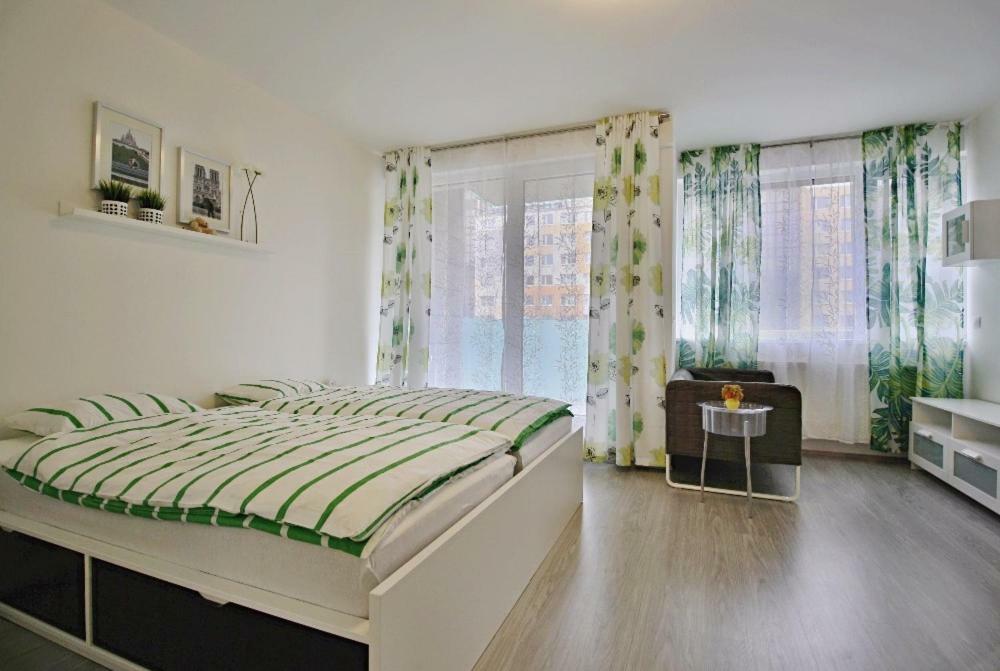 And Refreshing Flat In * Prague