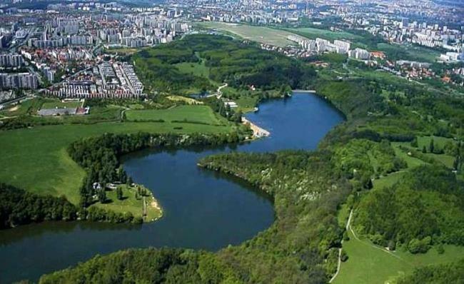 Scirocco - Two Bedroom Apartment Prague