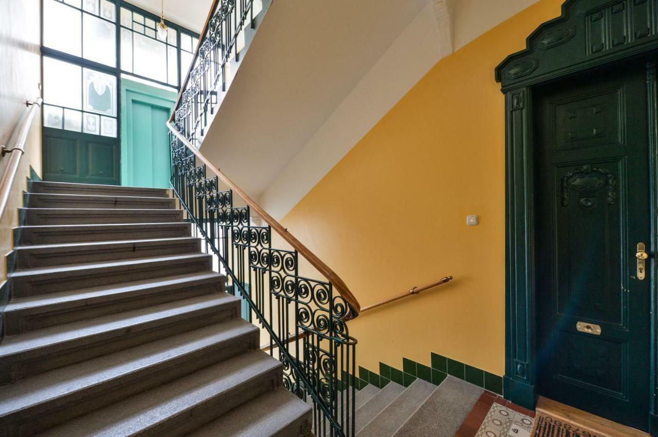 Art Nouveau *