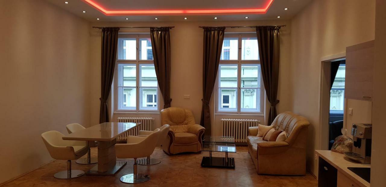 Apartment Centre *