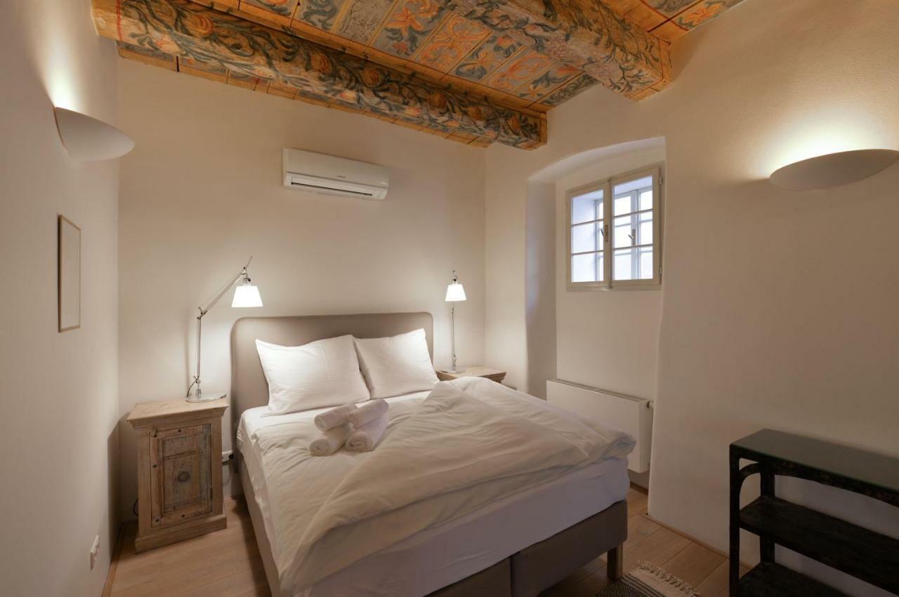 18th Century Baroque Apartment Prag