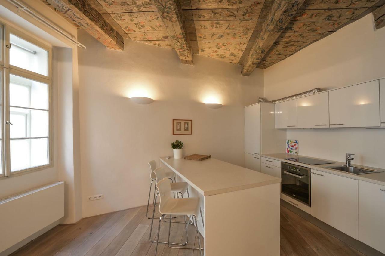 18th Century Baroque Apartment Prag