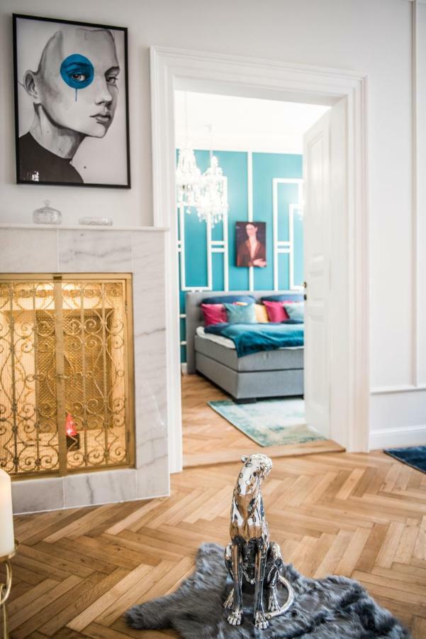 Glamour Frida * Prag