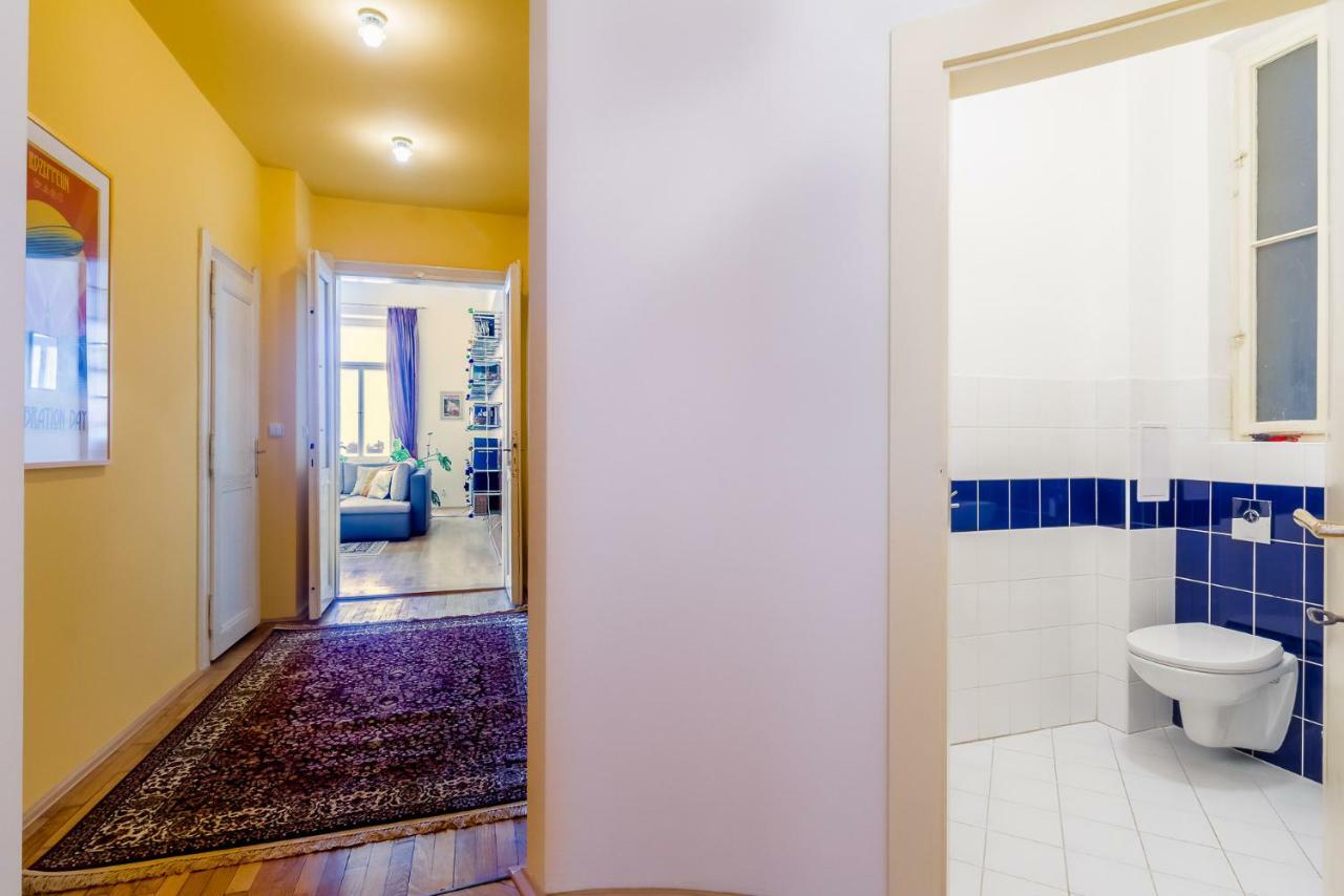Victor Apartment