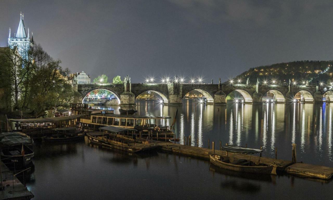 Victor * Prag