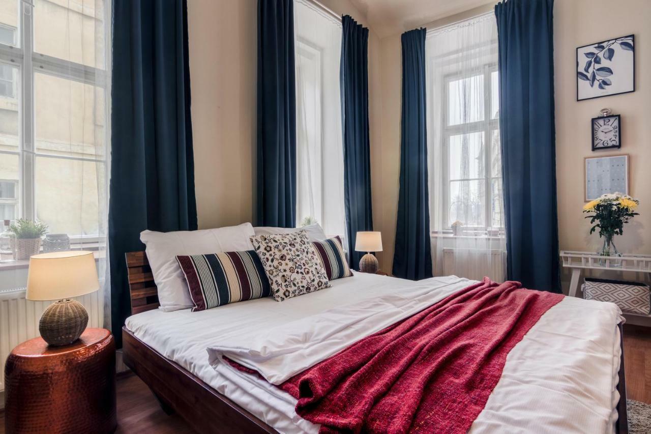 Apartment Near Charles Bridge By Michal&friends Prague