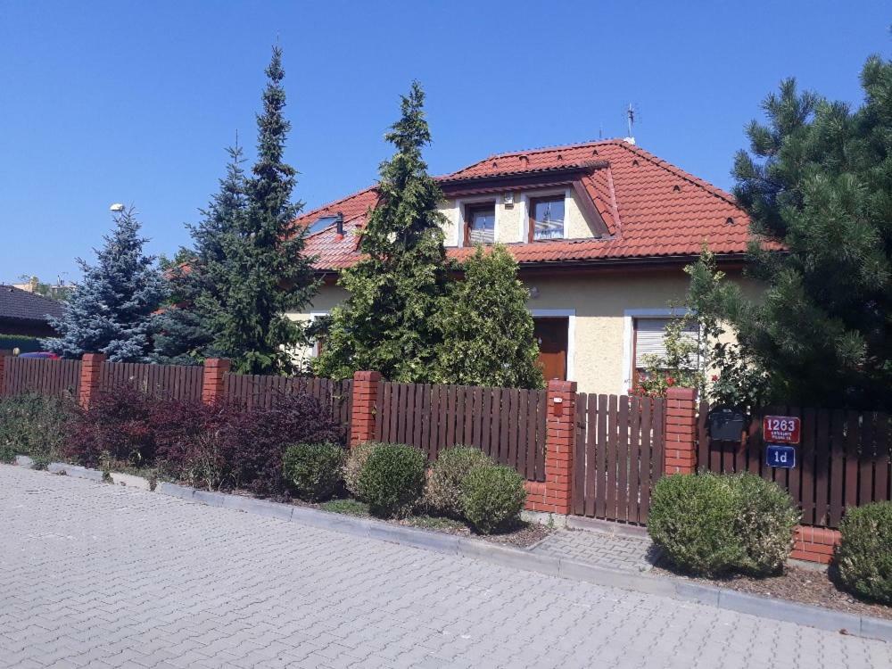 Lägenhet Apartman V Zahrade *