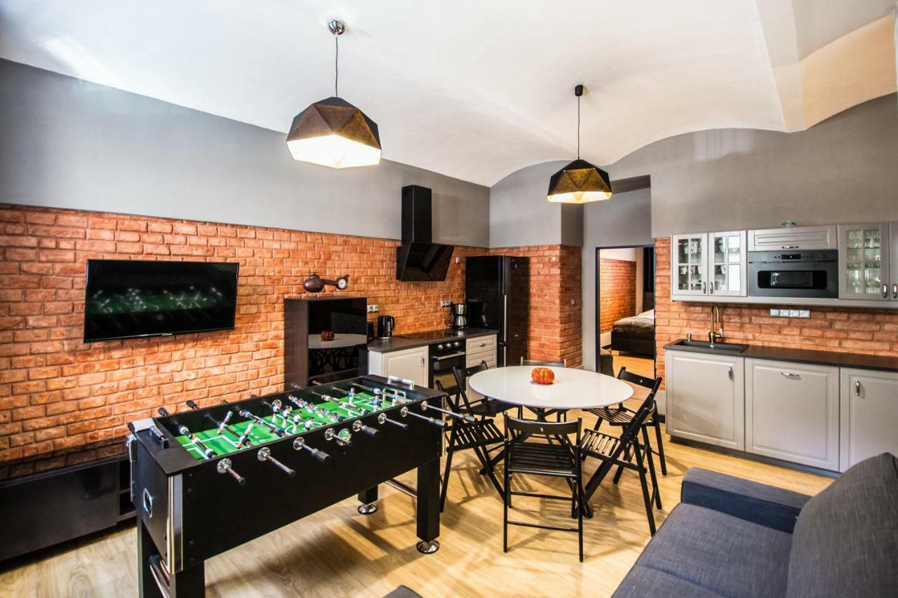 3bdr Ruterra With Table Football Prague