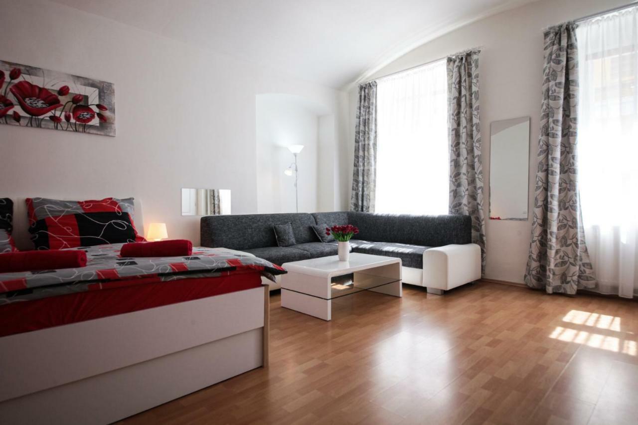 Family Duplex On Wenceslas Square Praha