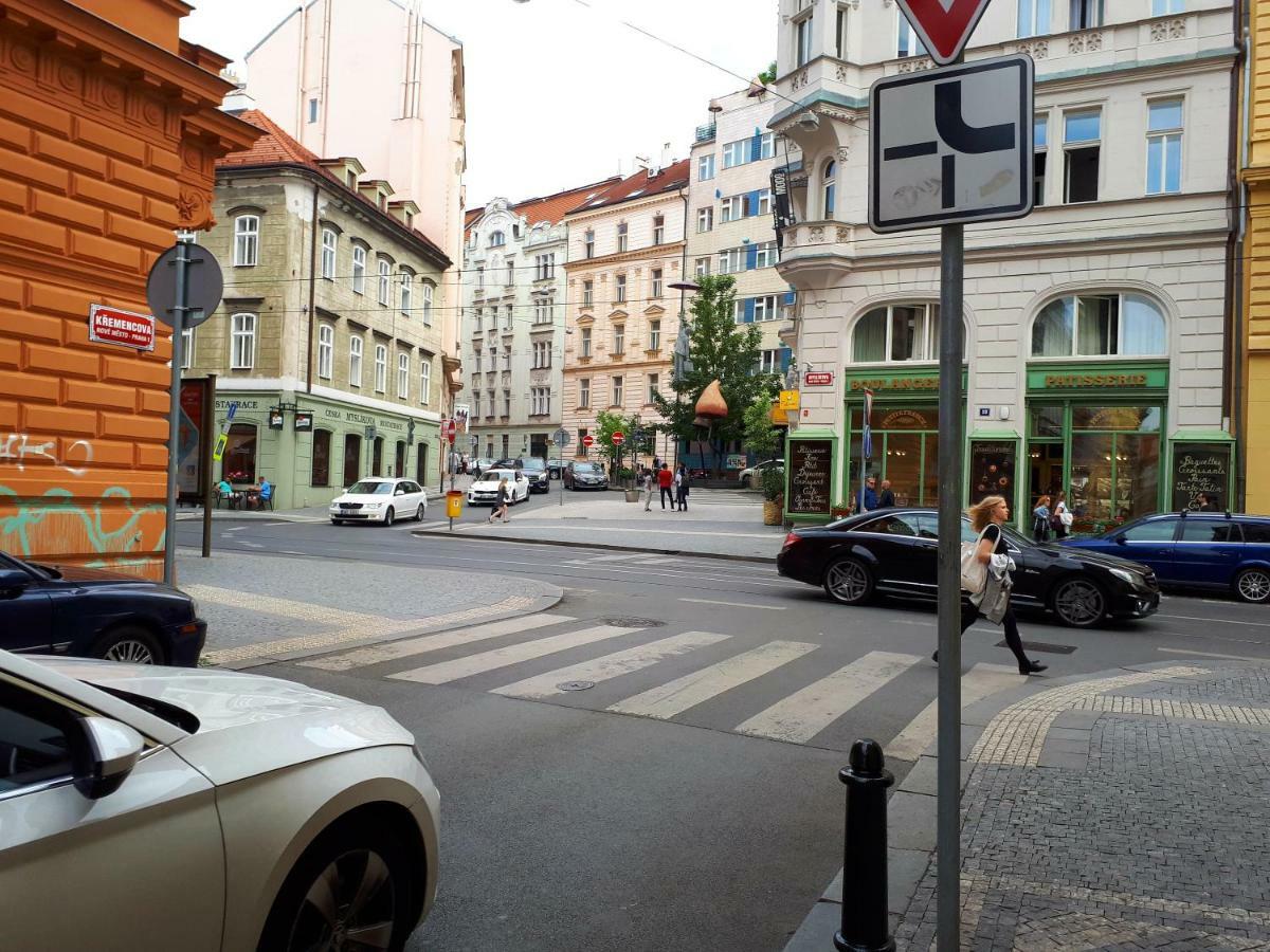 Mi Casa Tu Casa - Kremencova 10 Prag