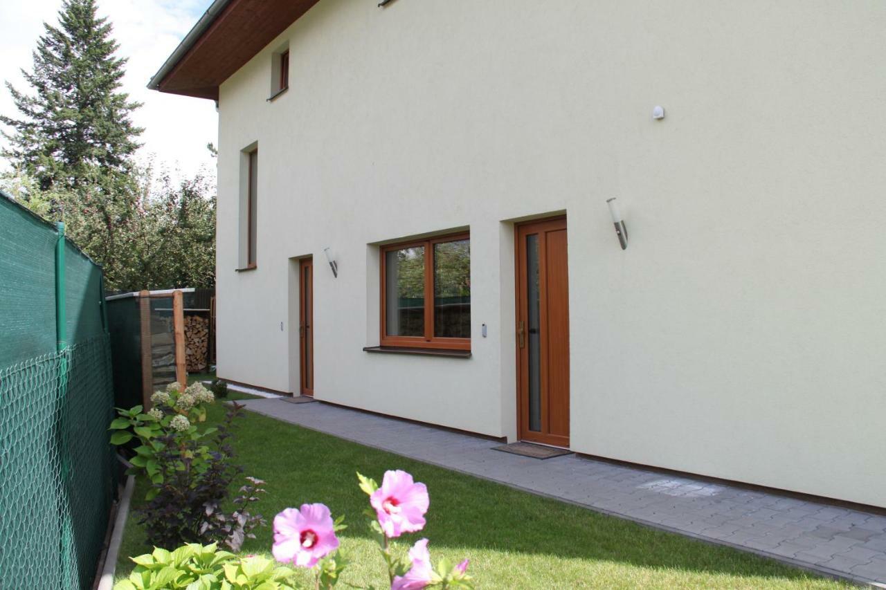 Lovely Apartment, Garden, Parking, Wifi, Netflix * Prag
