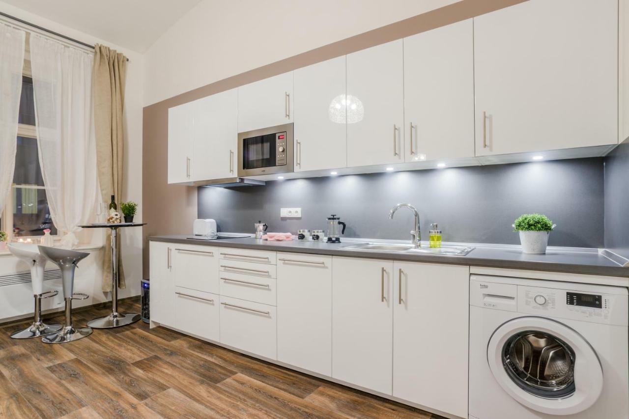 Apartment Near Charles Bridge By Michal&friends *