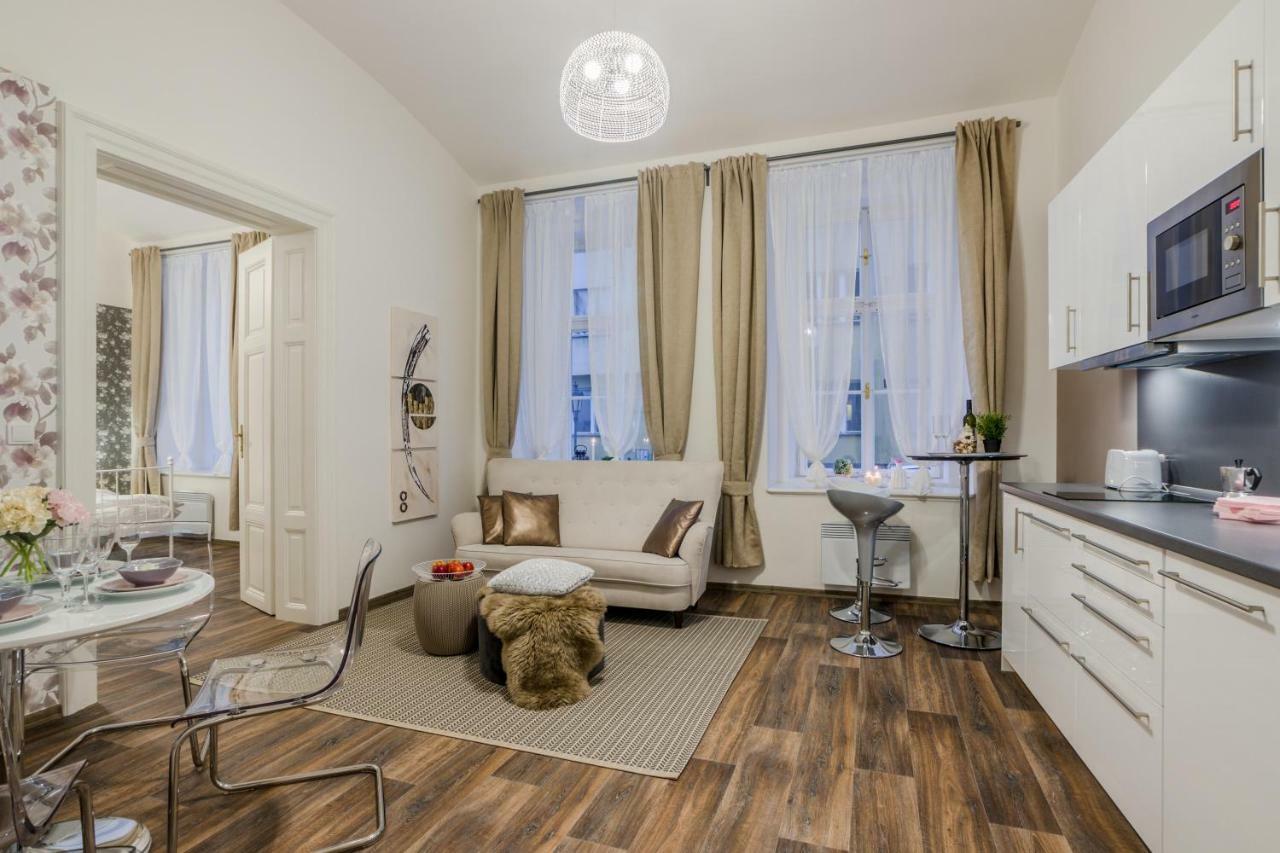 Apartment Near Charles Bridge By Michal&friends Prague