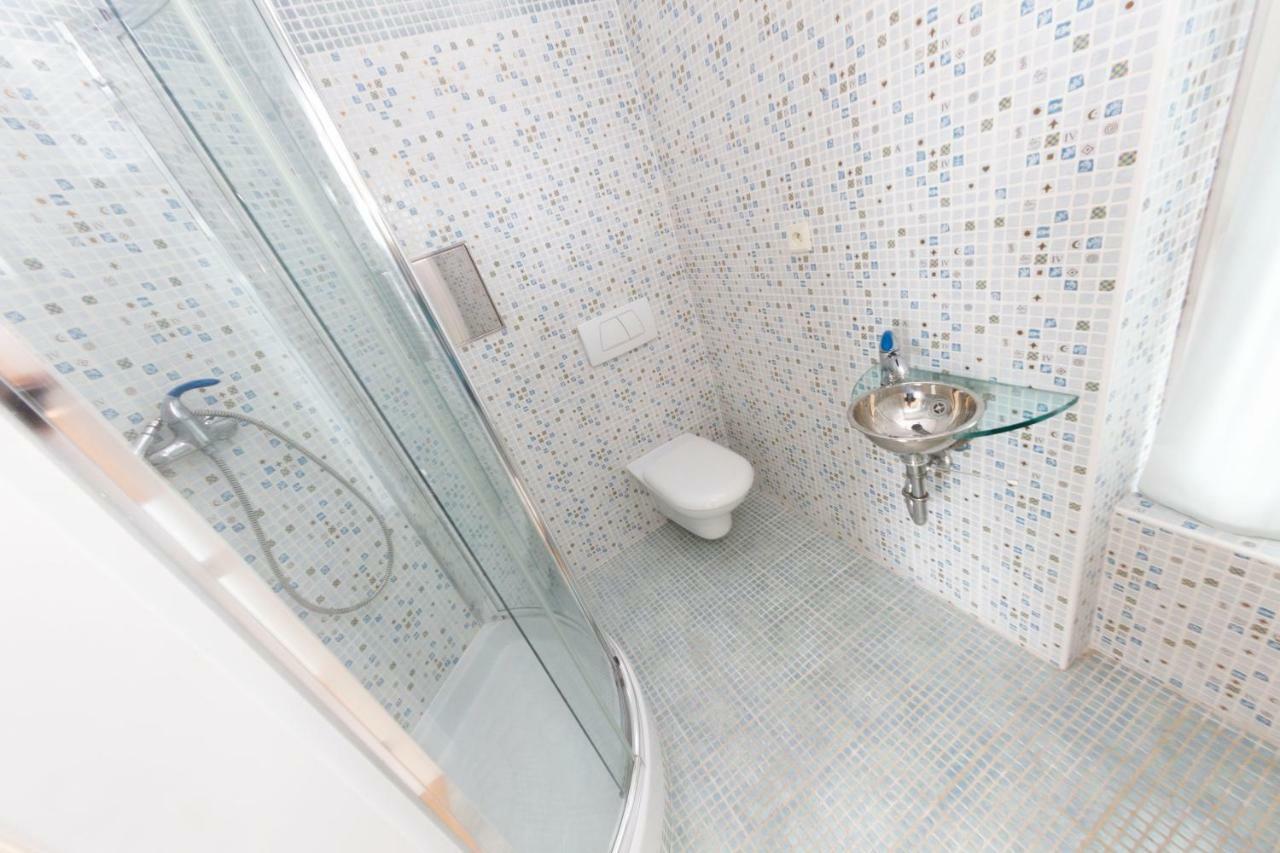 Romantic With Jacuzzi *