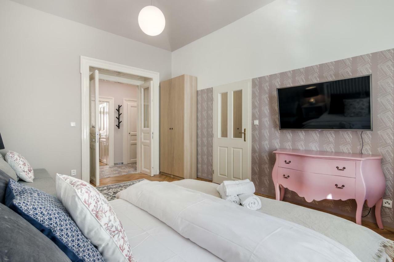 Centre By Michal&friends Apartment *