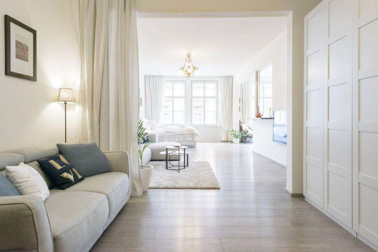 Stylish, Light-filled In The Historic Center Lejlighed