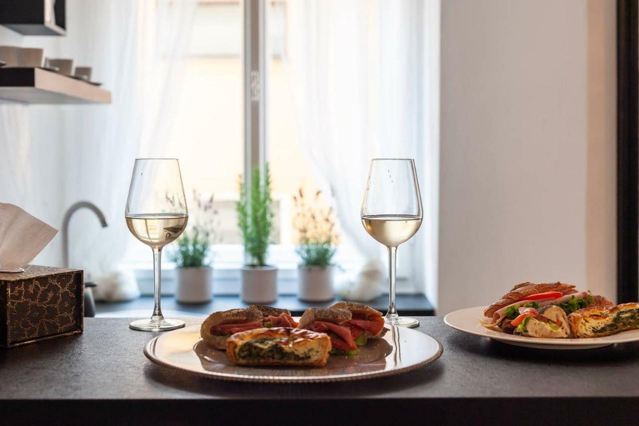 Wenceslas Square / Main Station - New Studio***** Apartmán