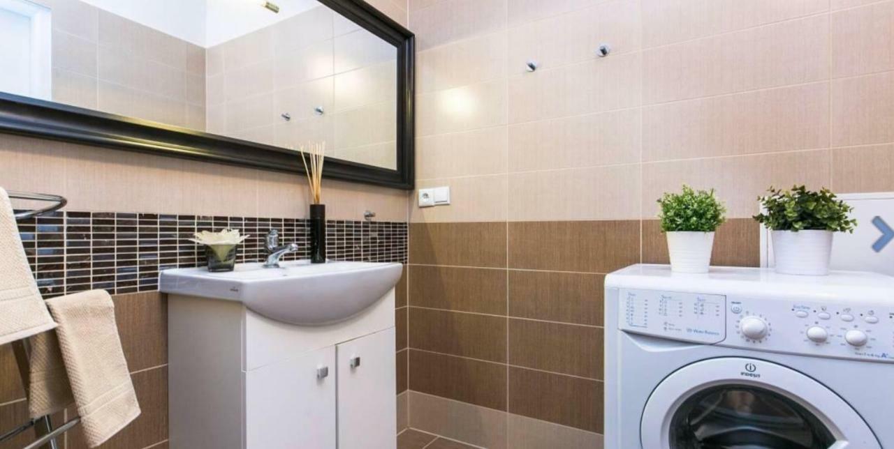 As Apartments. National Theatre Apt. Old Town Lejlighed