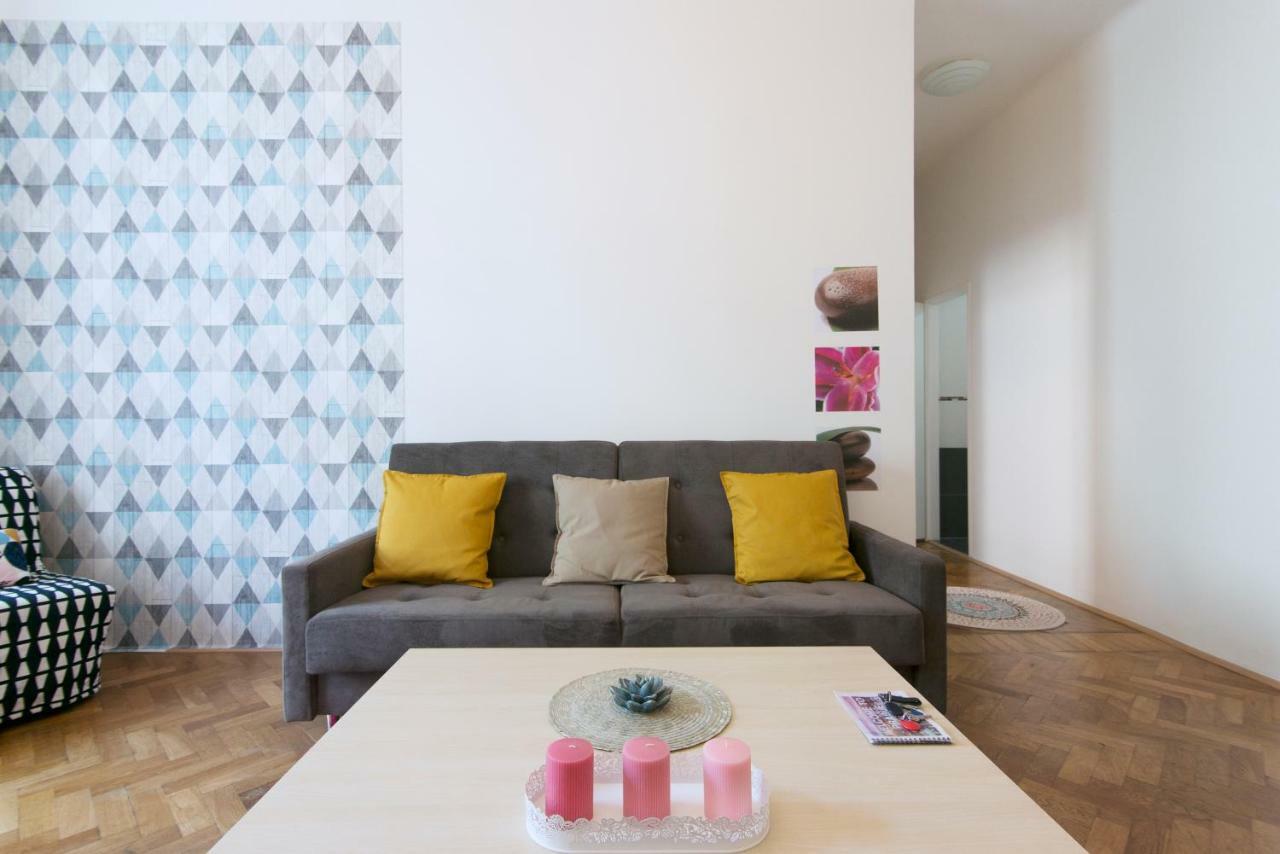 Krakovska - Wenceslas Square Apartment