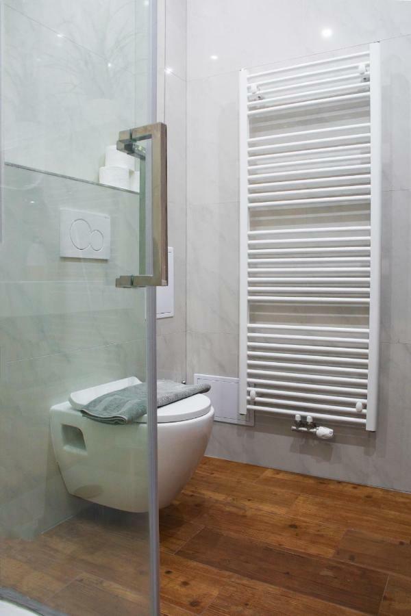 Premyslovska - 2 Bathrooms