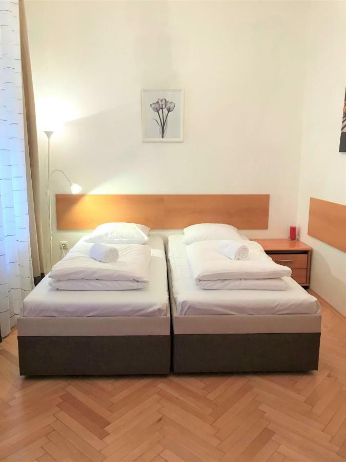 City Center Mikulandska By Easybnb Lägenhet