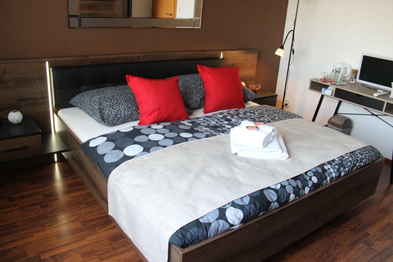 Apartment H+ Apartman Letiste