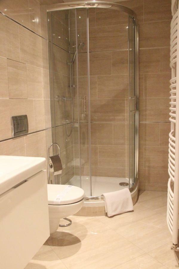H+ Apartman Letiste Apartment