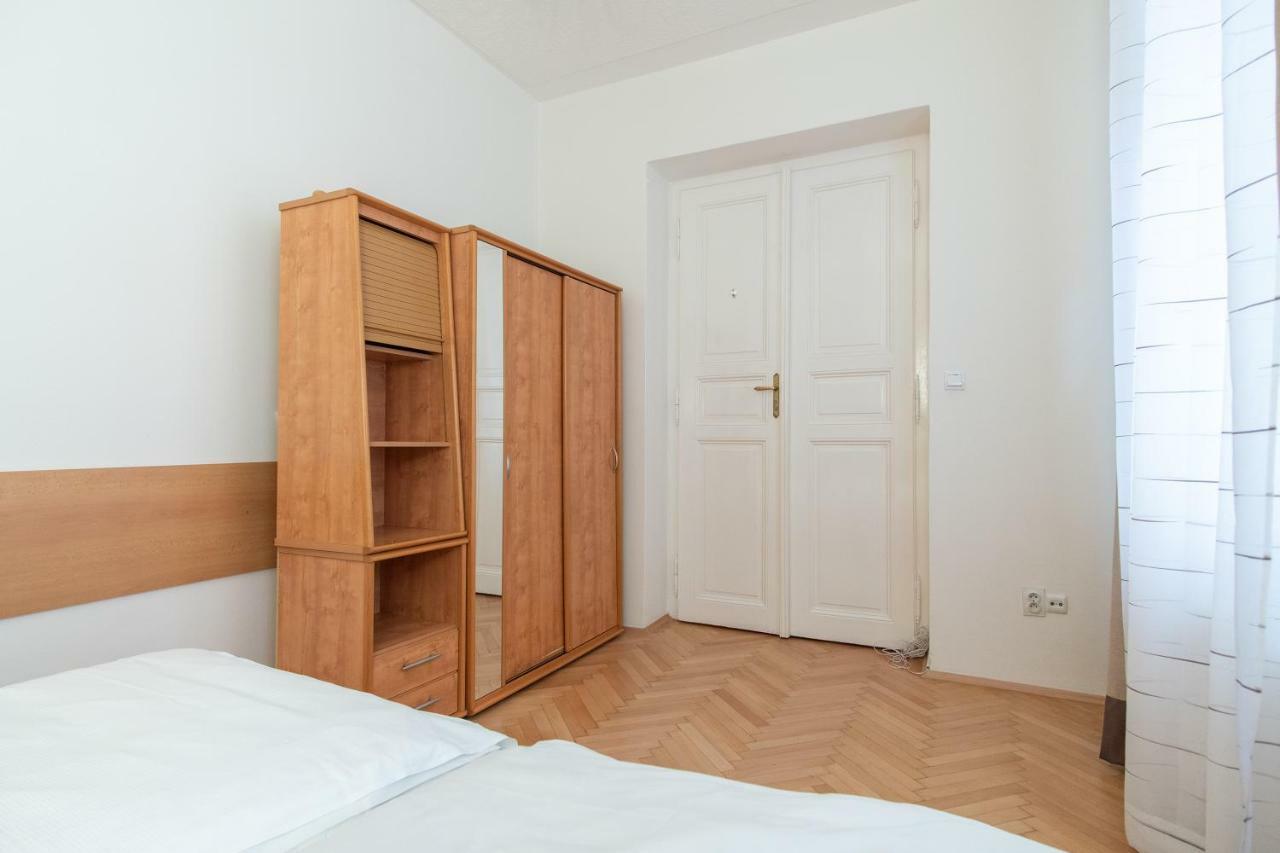 City Center Mikulandska By Easybnb Lägenhet