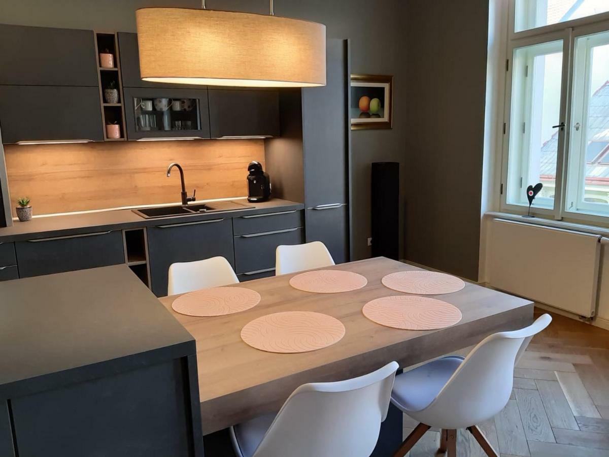 Apartment White Gardens Prag