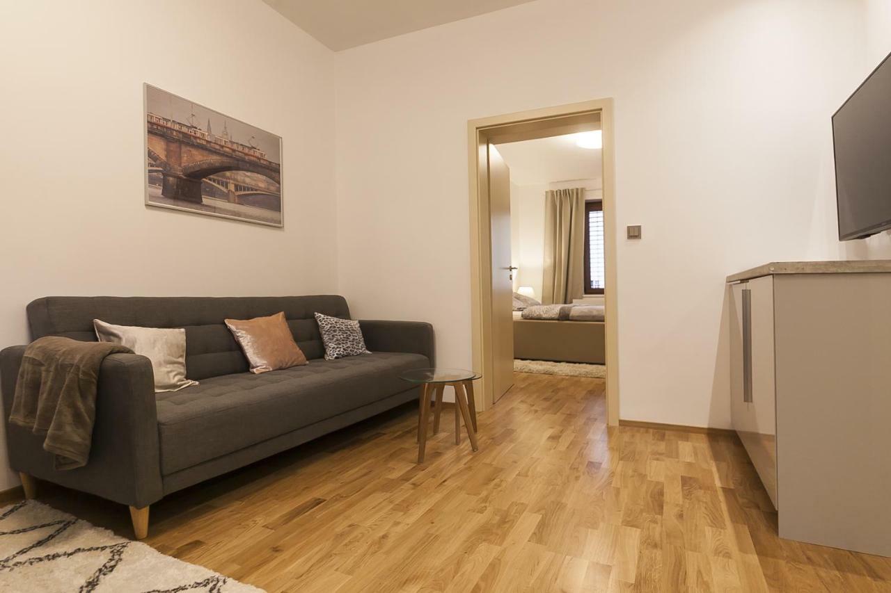 Expat House Apartment *