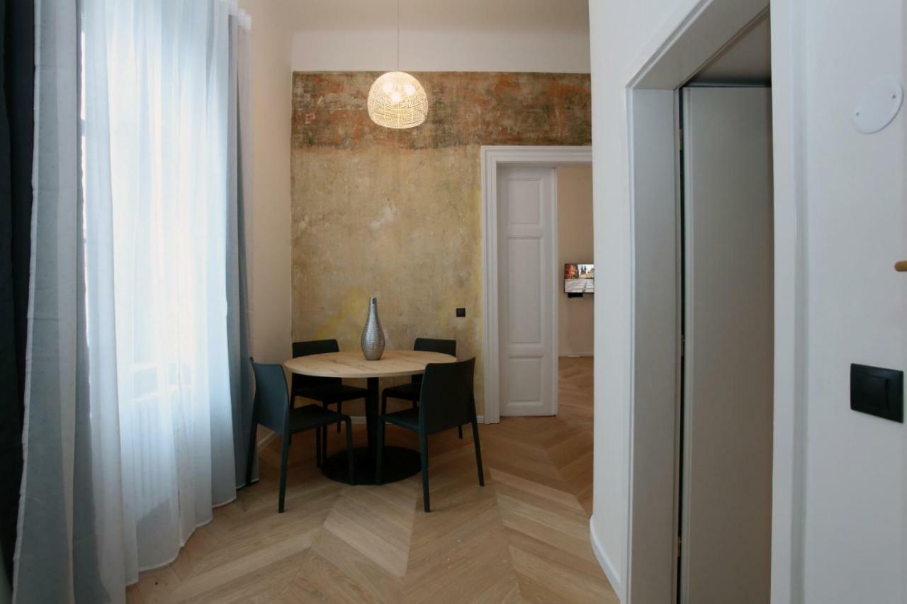 The House - Mezibranska