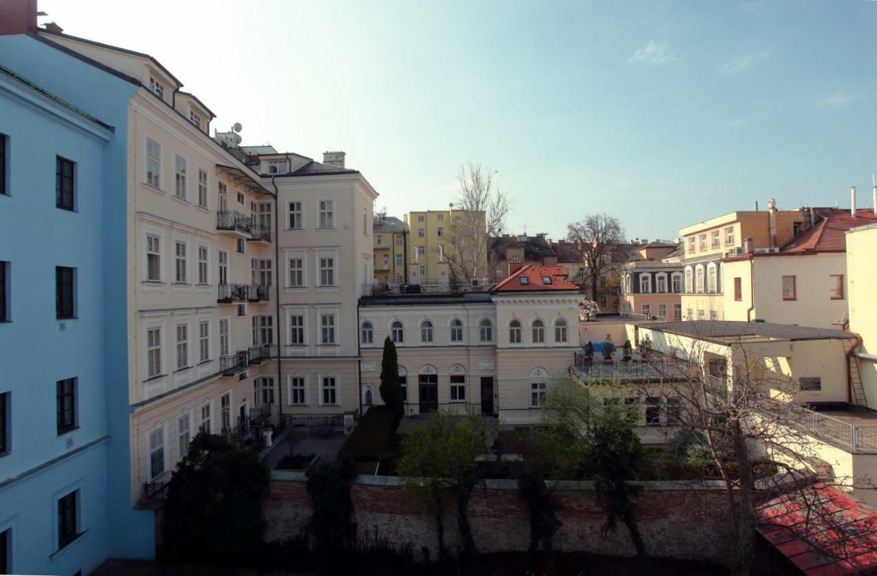 The House - Mezibranska Apartment Prague