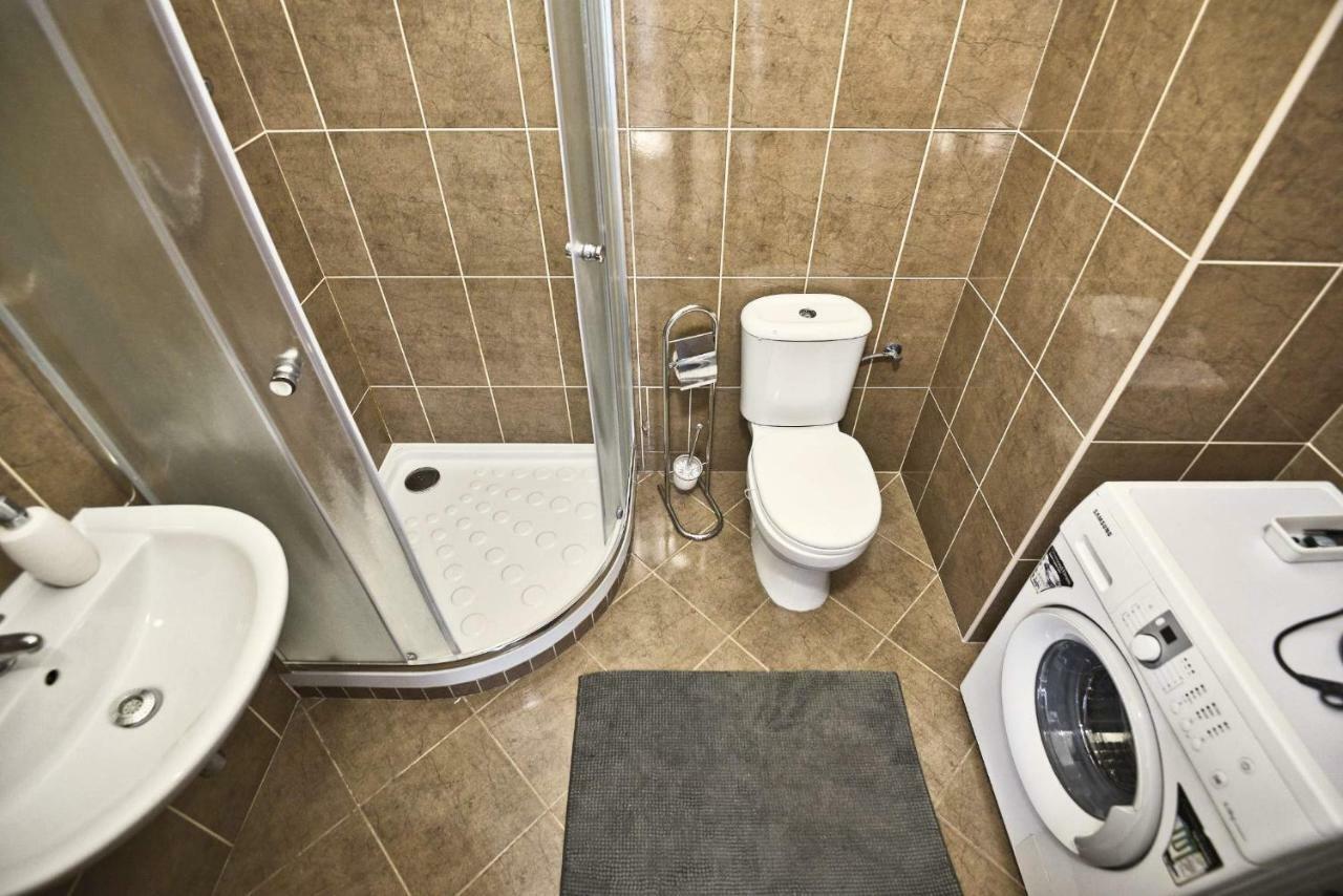 Spacious Cozy In Centre