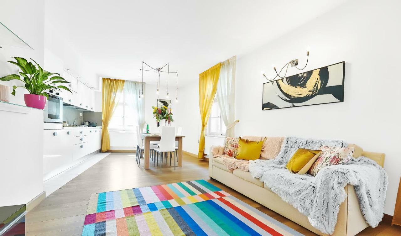 Petrska Apartment *