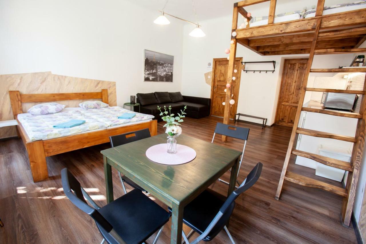 Wow Wow Apartment Prag
