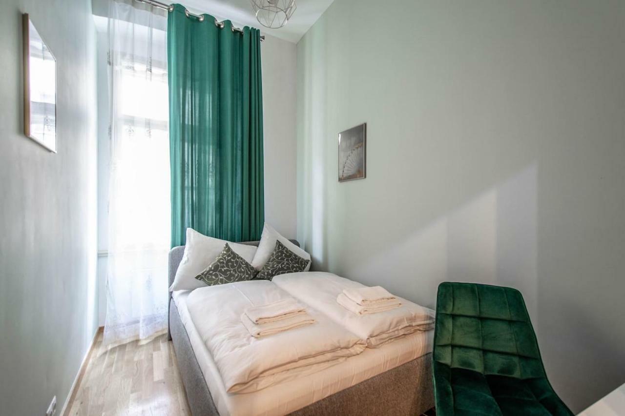 Design 3bdr In Residence, Free Parking Apartment Prague