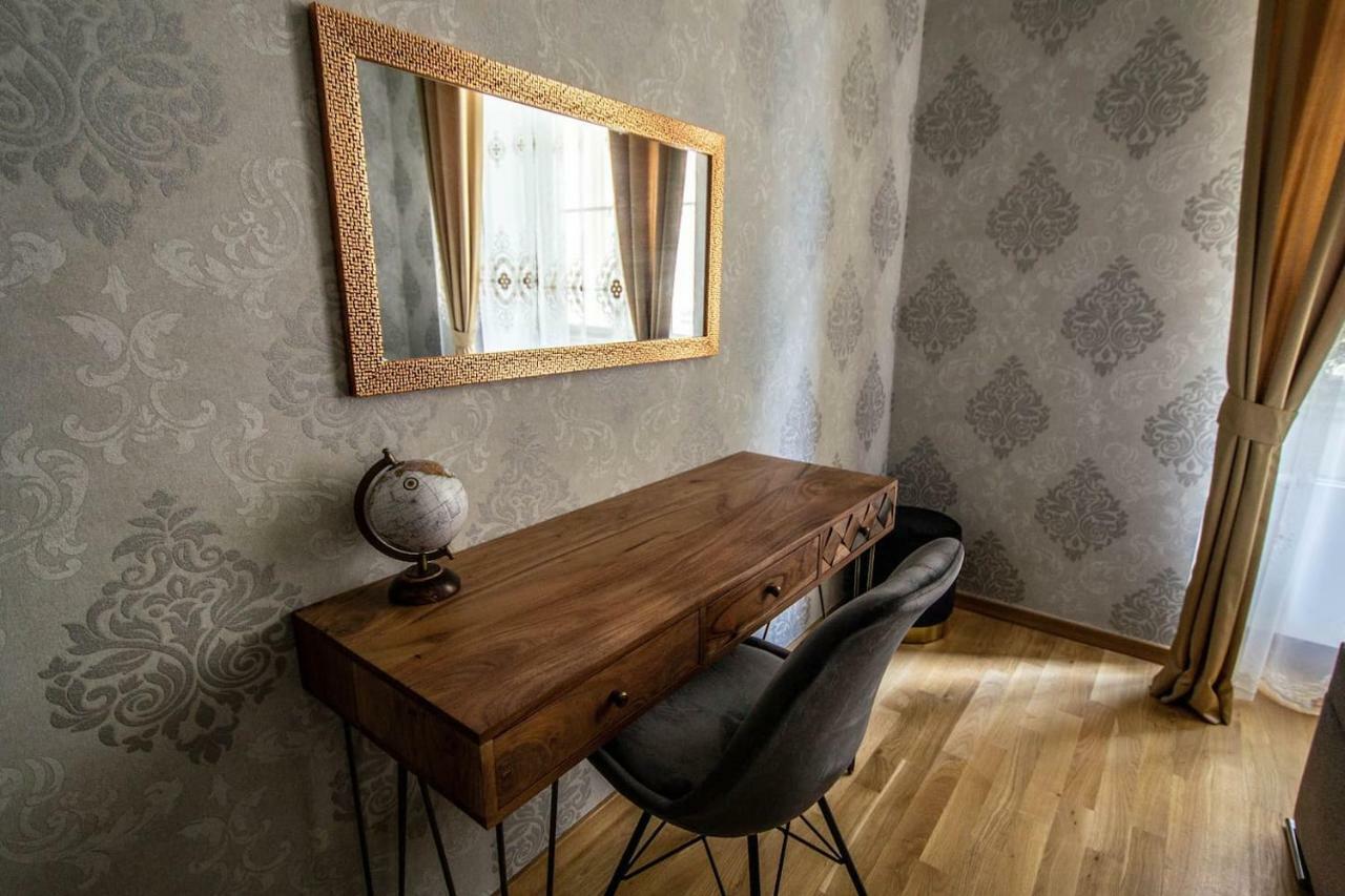 Apartment Design 3bdr In Residence, Free Parking