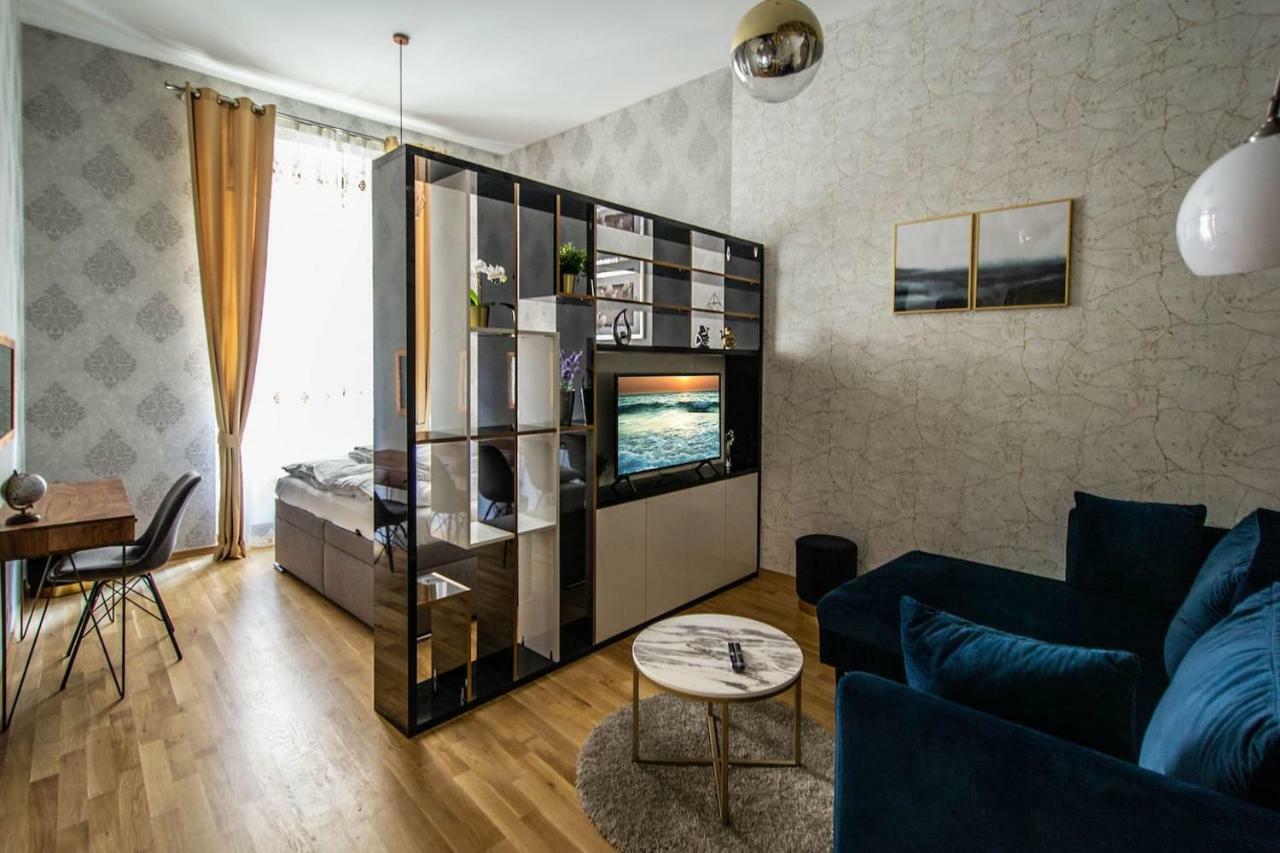 Apartment Design 3bdr In Residence, Free Parking