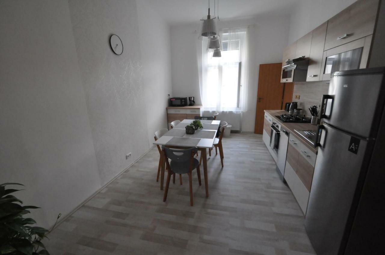 Lejlighed Jirina Appartments *