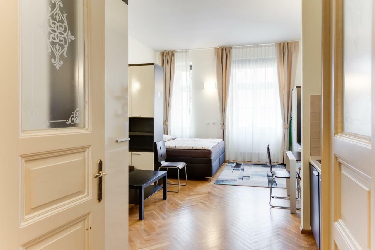 Apartment Halkova Studio *